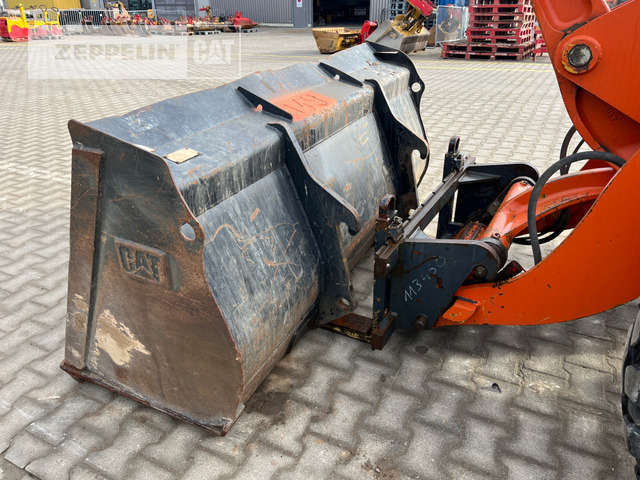 Колісний навантажувач Cat 908H: фото 16