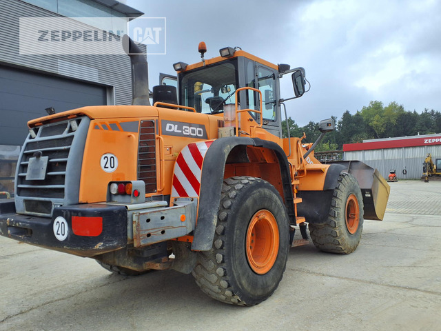 Doosan DL300 - Колісний навантажувач: фото 4 Doosan DL300 - Колісний навантажувач: фото 4