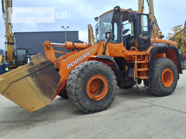 Doosan DL300 - Колісний навантажувач: фото 2 Doosan DL300 - Колісний навантажувач: фото 2