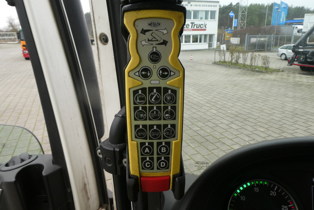 MAN TG-S 26.420 6x2 Abrollkipper - Гаковий мультиліфт вантажівка: фото 2 MAN TG-S 26.420 6x2 Abrollkipper - Гаковий мультиліфт вантажівка: фото 2