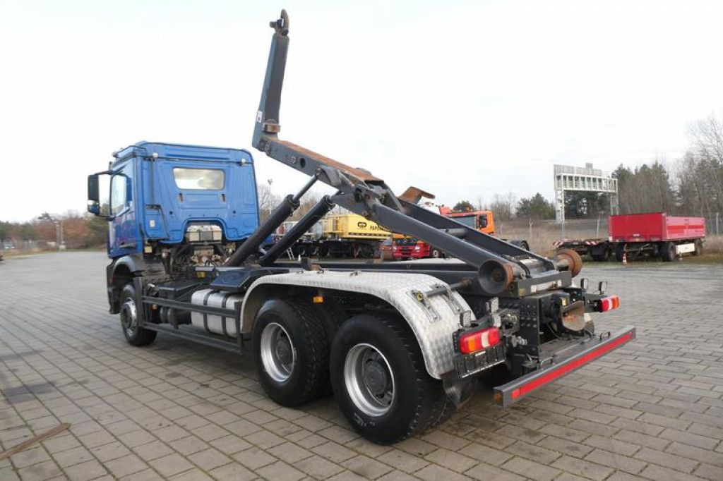 Mercedes-Benz Arocs 2645 K 6x4 Abrollkipper Meiller deutsch to - Гаковий мультиліфт вантажівка: фото 4 Mercedes-Benz Arocs 2645 K 6x4 Abrollkipper Meiller deutsch to - Гаковий мультиліфт вантажівка: фото 4