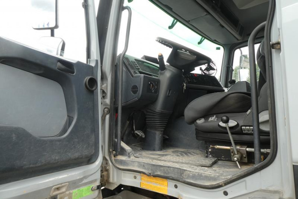 MERCEDES-BENZ Actros 3235 B 8x4 Betonmischer Stetter 9m³ -Deutsch - Вантажівка: фото 4 MERCEDES-BENZ Actros 3235 B 8x4 Betonmischer Stetter 9m³ -Deutsch - Вантажівка: фото 4