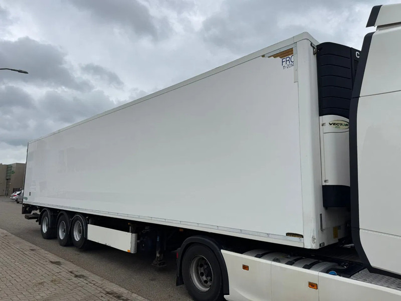 Pacton koelvriesoplegger 3 asser met carrier vector koelmachine, stuuras.. - Рефрижератор напівпричіп: фото 2 Pacton koelvriesoplegger 3 asser met carrier vector koelmachine, stuuras.. - Рефрижератор напівпричіп: фото 2