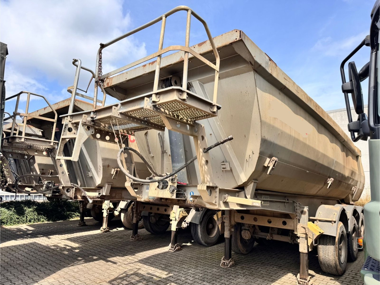 Menci SA700R Kipper Mulde 27m³ Lift Stahl 3 Stück - Самоскид напівпричіп: фото 1 Menci SA700R Kipper Mulde 27m³ Lift Stahl 3 Stück - Самоскид напівпричіп: фото 1
