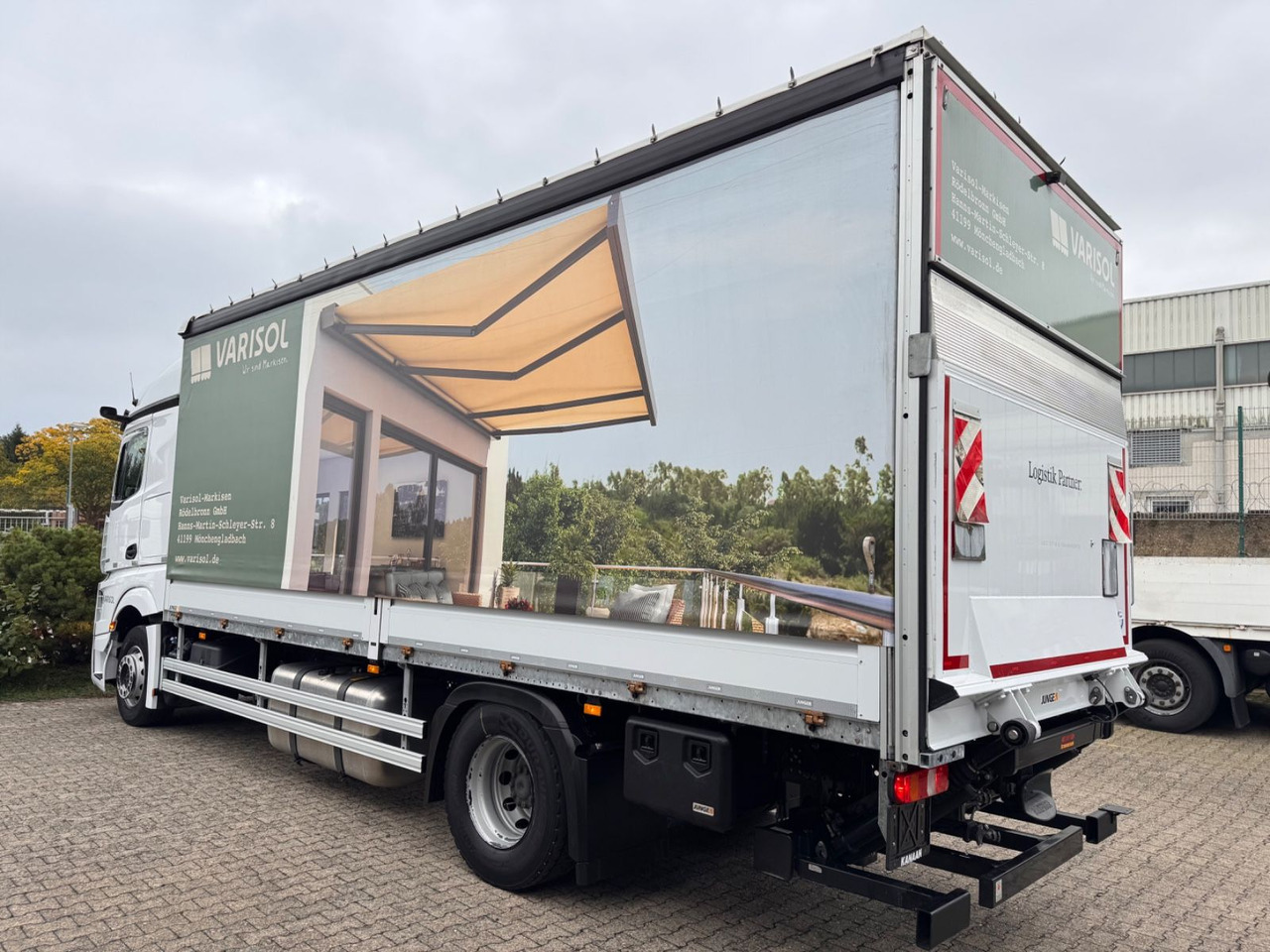 Mercedes-Benz 1833 Actros 5 StreamSPace LBW - Тентована вантажівка: фото 4 Mercedes-Benz 1833 Actros 5 StreamSPace LBW - Тентована вантажівка: фото 4
