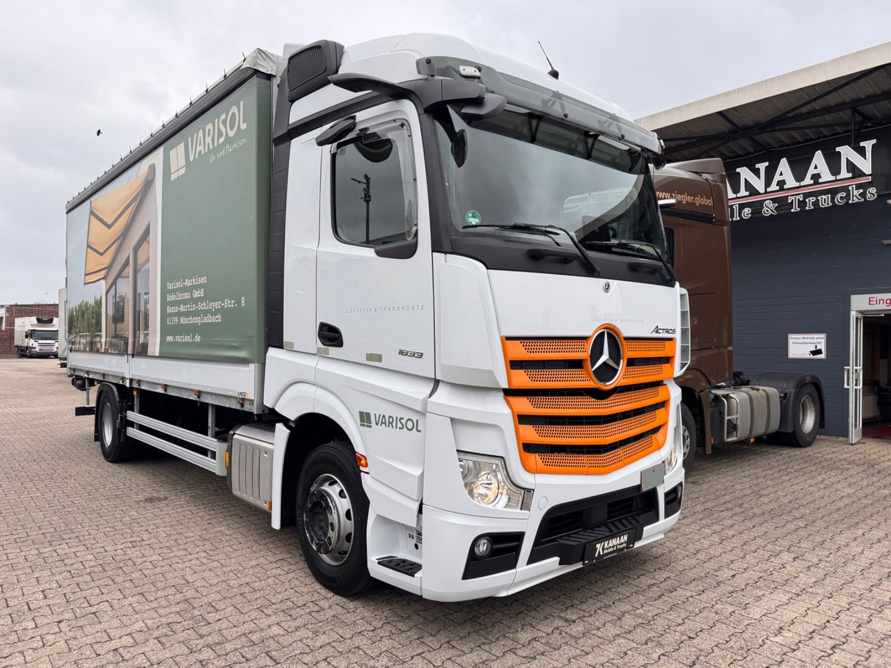Mercedes-Benz 1833 Actros 5 StreamSPace LBW - Тентована вантажівка: фото 2 Mercedes-Benz 1833 Actros 5 StreamSPace LBW - Тентована вантажівка: фото 2
