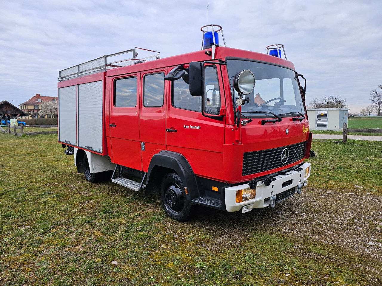 Mercedes-Benz Mautfrei Feuerwehr 814 Diff.Sperre Oldtimer - Пожежна машина: фото 1 Mercedes-Benz Mautfrei Feuerwehr 814 Diff.Sperre Oldtimer - Пожежна машина: фото 1