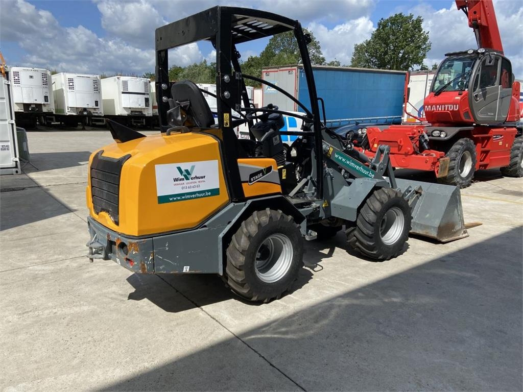 GiANT G2700 Xtra HD (6436) - Компактний фронтальний навантажувач: фото 4 GiANT G2700 Xtra HD (6436) - Компактний фронтальний навантажувач: фото 4