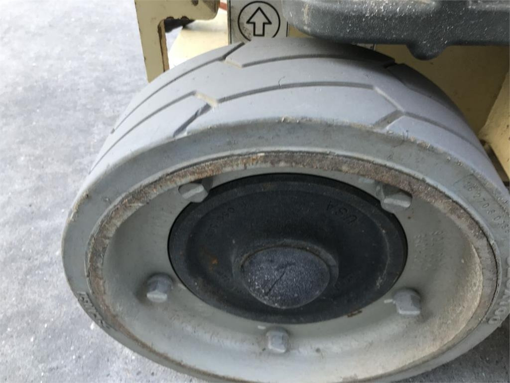 Ножичний підйомник JLG 1930ES (1886): фото 9 Ножичний підйомник JLG 1930ES (1886): фото 9