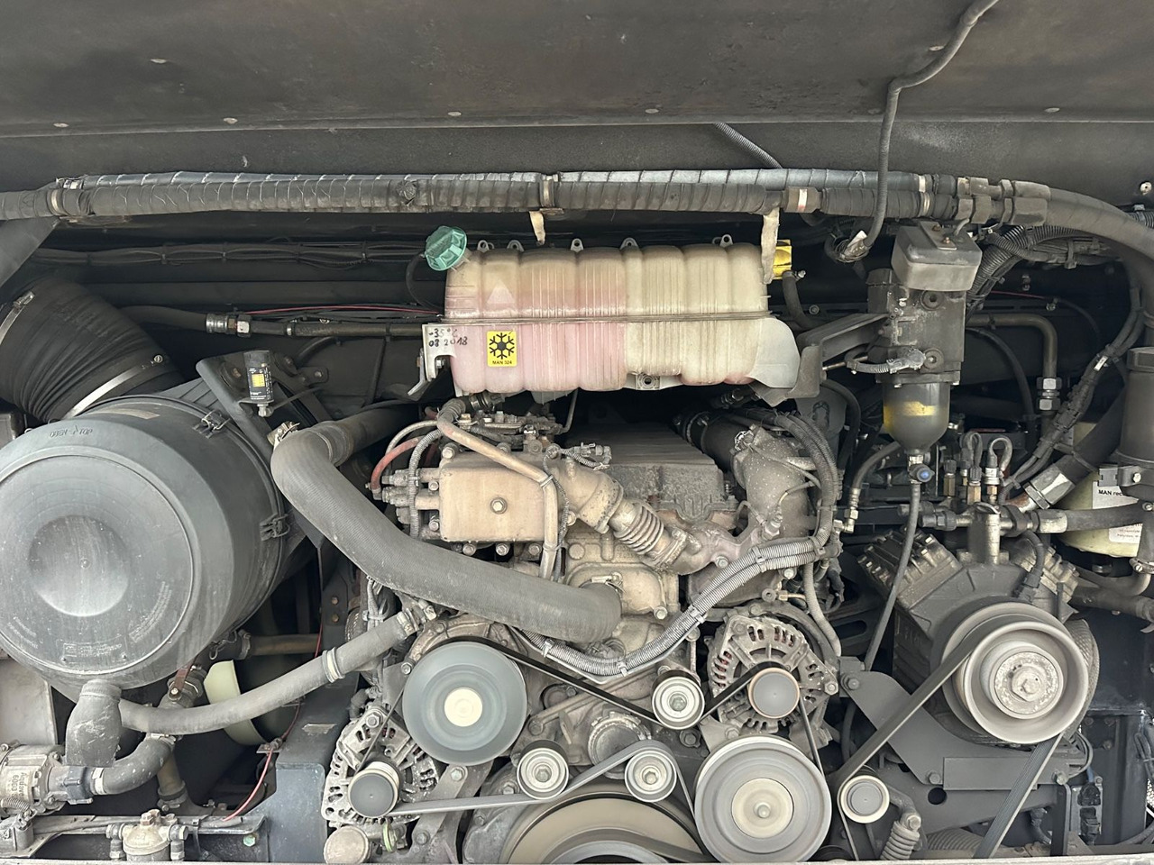 MAN R08 Lions Coach L (wenig Km*Behinderten gerecht) MAN R08 Lions Coach L (wenig Km*Behinderten gerecht) - Туристичний автобус: фото 4 MAN R08 Lions Coach L (wenig Km*Behinderten gerecht) MAN R08 Lions Coach L (wenig Km*Behinderten gerecht) - Туристичний автобус: фото 4