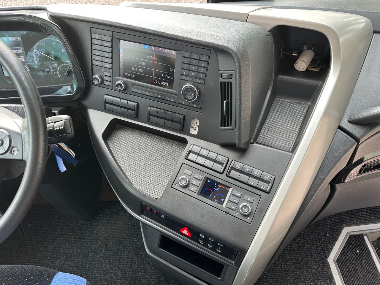 Туристичний автобус Mercedes-Benz Tourismo E 16 RHD-M/2A (wenig Km*TOP*61 Sitze): фото 15