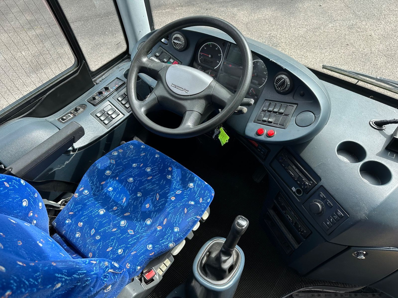 Neoplan P25 Trendliner 3516ÜC Klimaanlage*WC*57 Sitze Neoplan P25 Trendliner 3516ÜC Klimaanlage*WC*57 Sitze - Туристичний автобус: фото 5 Neoplan P25 Trendliner 3516ÜC Klimaanlage*WC*57 Sitze Neoplan P25 Trendliner 3516ÜC Klimaanlage*WC*57 Sitze - Туристичний автобус: фото 5