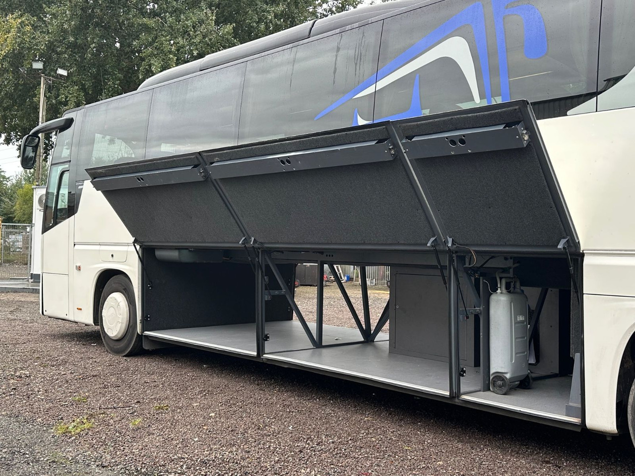 VDL Futura FHD 2-129 (Tourismo M*516 HD) - Туристичний автобус: фото 4 VDL Futura FHD 2-129 (Tourismo M*516 HD) - Туристичний автобус: фото 4