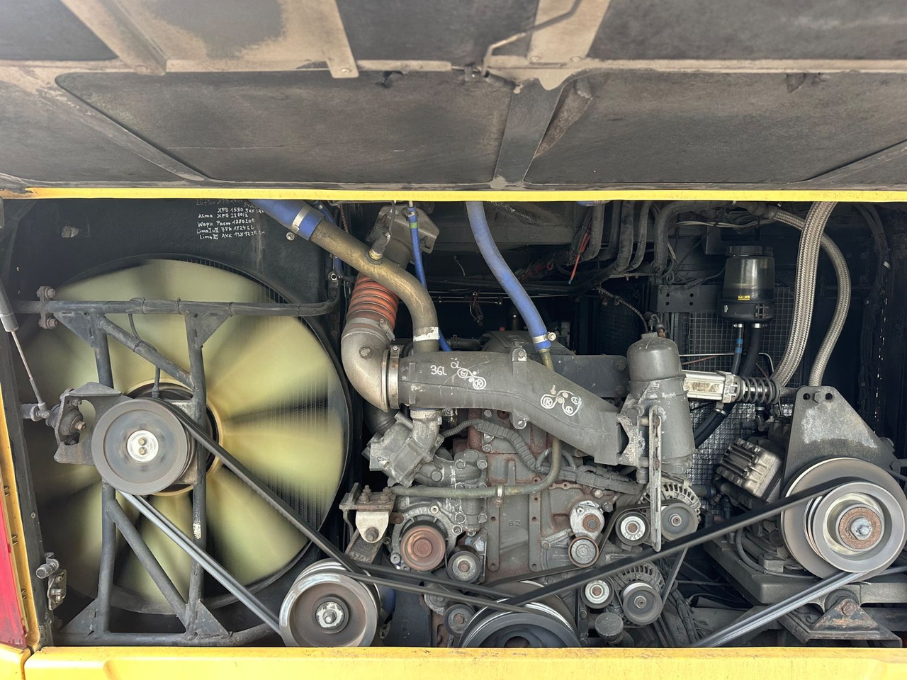 Vanhool TX17 Astron (TOP*57 Sitze) 417 HDH/ 517 HDH - Туристичний автобус: фото 4 Vanhool TX17 Astron (TOP*57 Sitze) 417 HDH/ 517 HDH - Туристичний автобус: фото 4