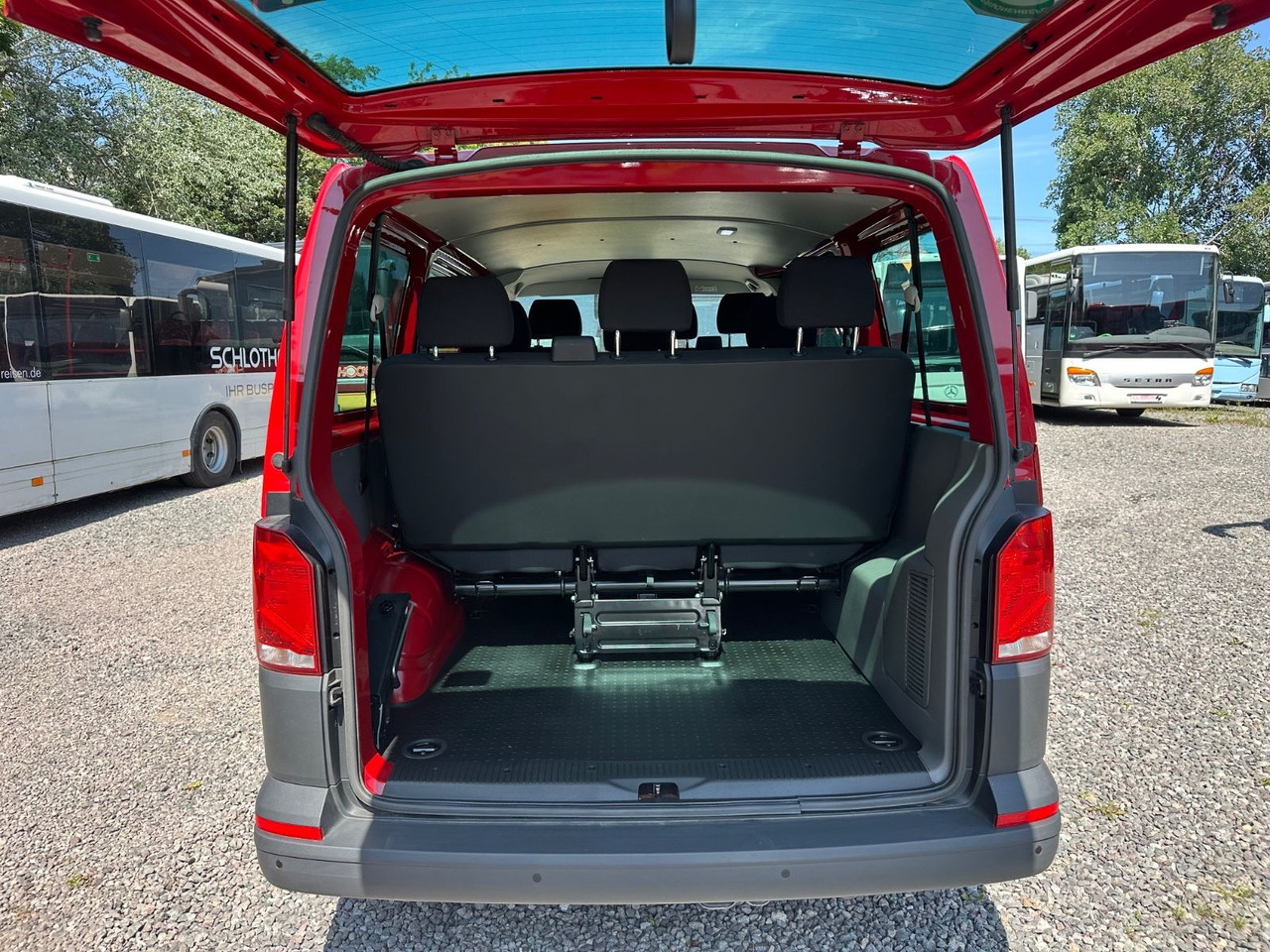 Volkswagen T6 Kombi (PDC Hi*ACC*StandHz*9 Sitzer*AC) - Пасажирський фургон: фото 3 Volkswagen T6 Kombi (PDC Hi*ACC*StandHz*9 Sitzer*AC) - Пасажирський фургон: фото 3