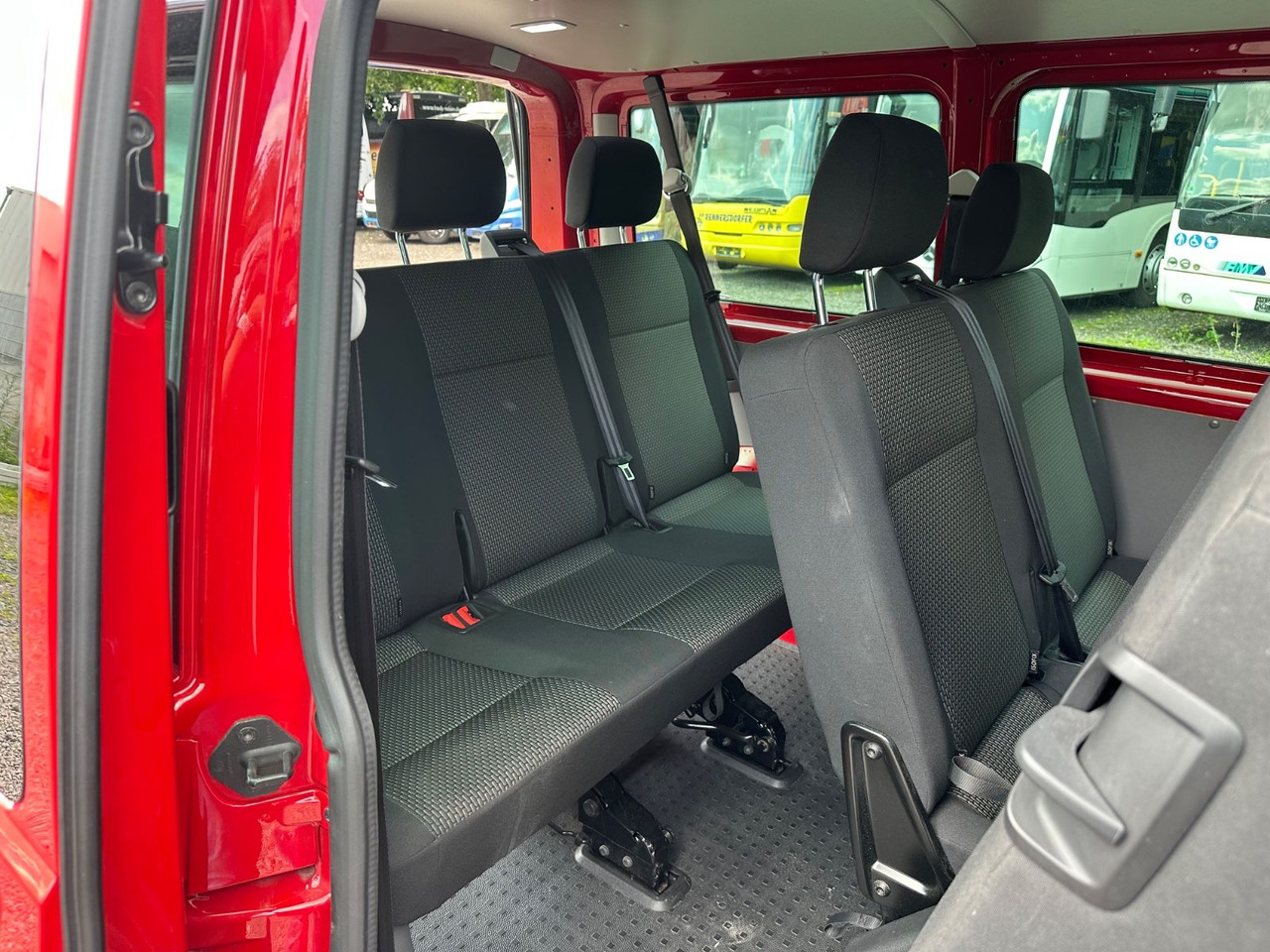 Volkswagen T6 Kombi (PDC Hi*ACC*StandHz*9 Sitzer*AC) - Пасажирський фургон: фото 5 Volkswagen T6 Kombi (PDC Hi*ACC*StandHz*9 Sitzer*AC) - Пасажирський фургон: фото 5